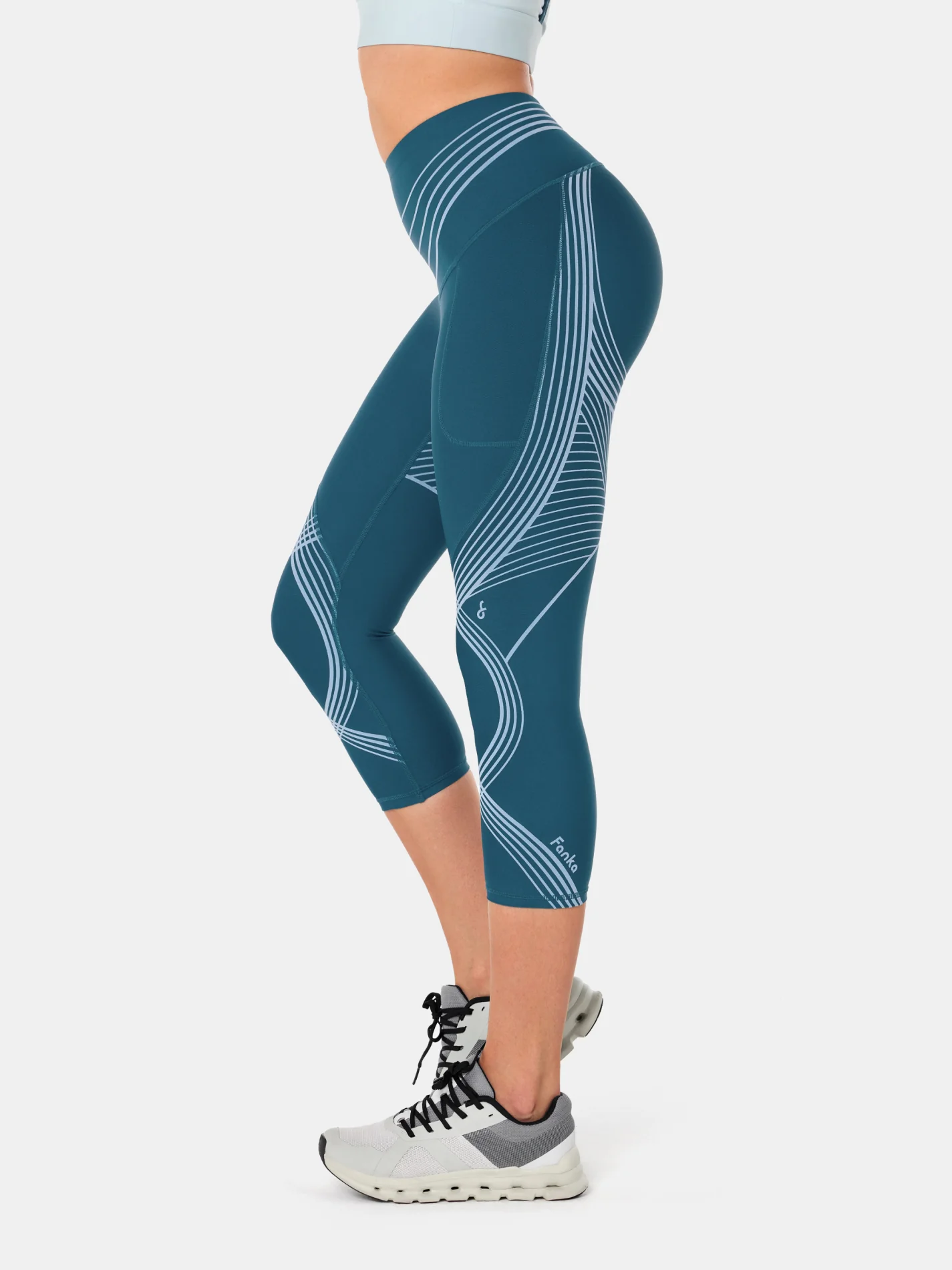 Body Sculpt Side Pocket Capri Leggings 2.0 (Reversible Wear) - Image 34